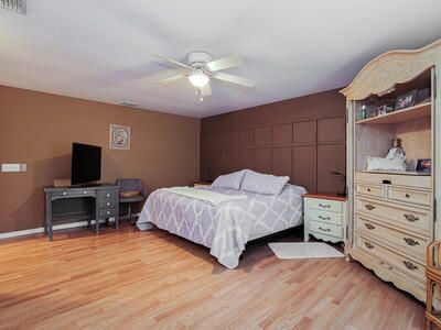 For Sale: $550,000 (3 beds, 2 baths, 2466 Square Feet)