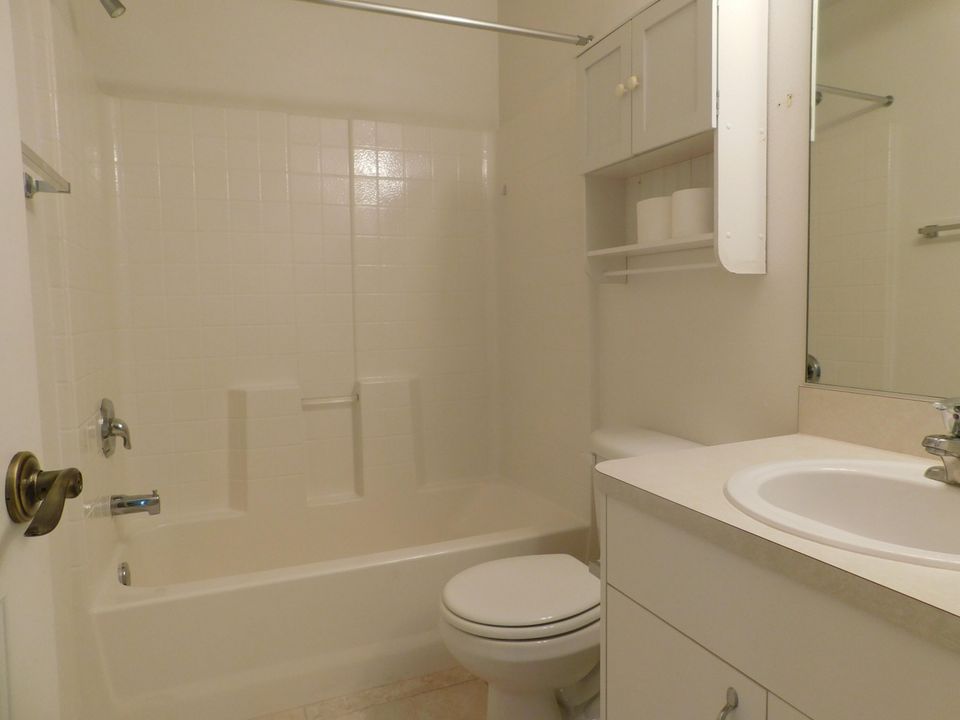 For Sale: $335,000 (3 beds, 2 baths, 1636 Square Feet)