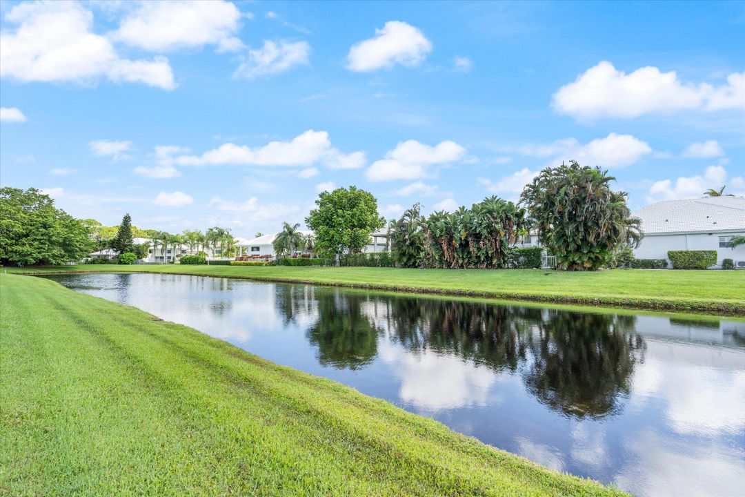 For Sale: $1,375,000 (3 beds, 3 baths, 2083 Square Feet)