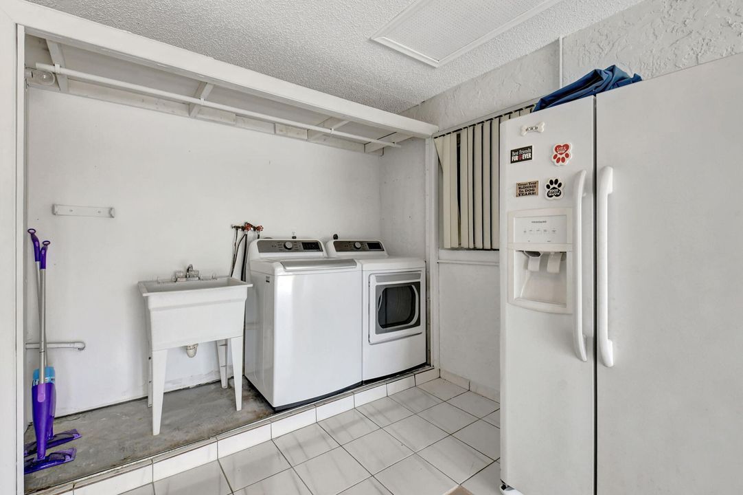 For Sale: $384,900 (2 beds, 2 baths, 1527 Square Feet)