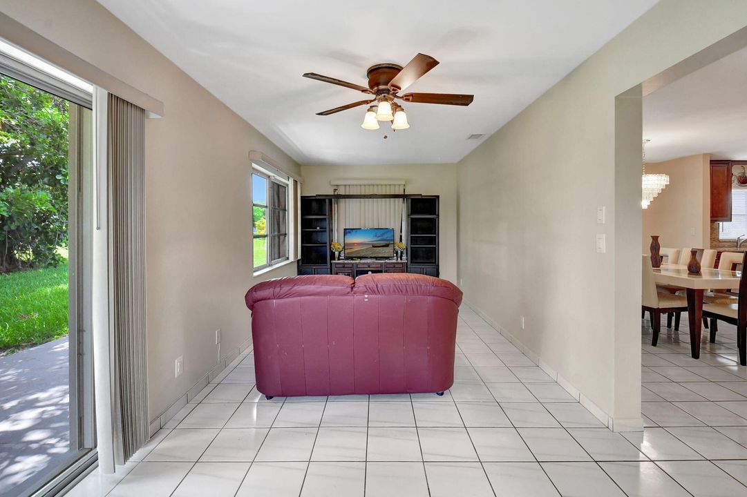 For Sale: $384,900 (2 beds, 2 baths, 1527 Square Feet)