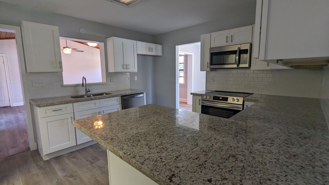 For Sale: $399,900 (3 beds, 2 baths, 1788 Square Feet)