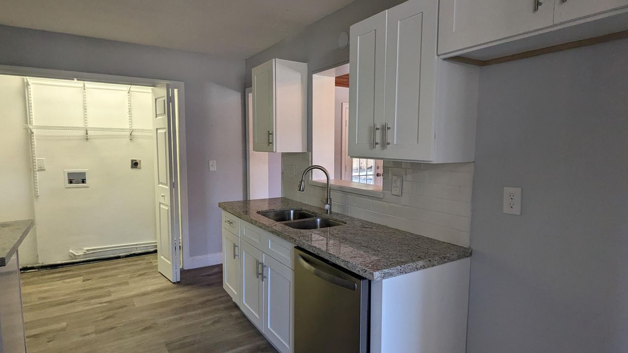 For Sale: $399,900 (3 beds, 2 baths, 1788 Square Feet)