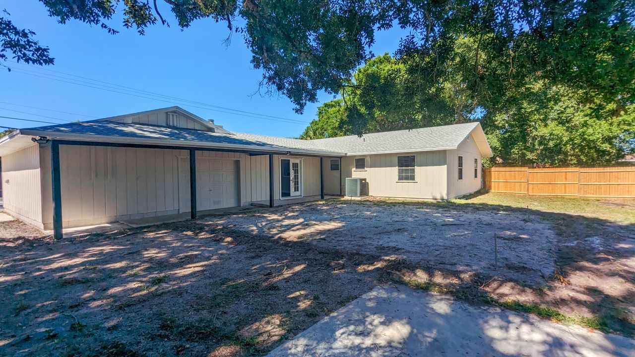 For Sale: $399,900 (3 beds, 2 baths, 1788 Square Feet)