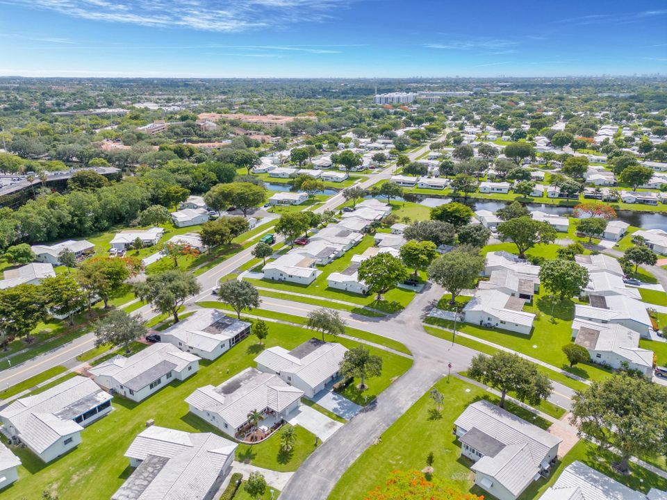 For Sale: $460,000 (2 beds, 2 baths, 1398 Square Feet)