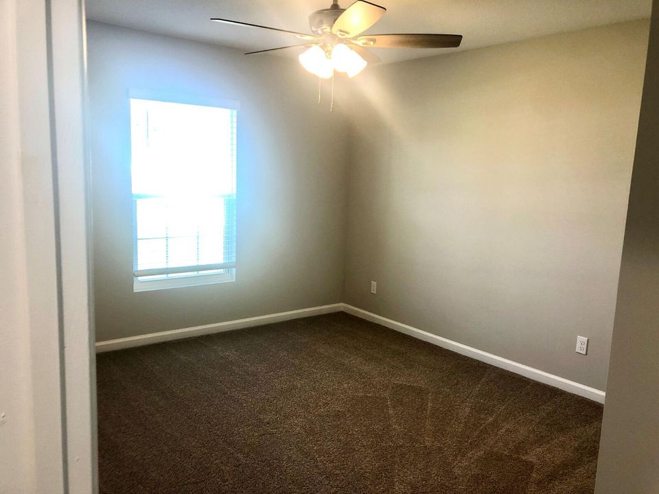For Rent: $3,100 (4 beds, 3 baths, 2078 Square Feet)