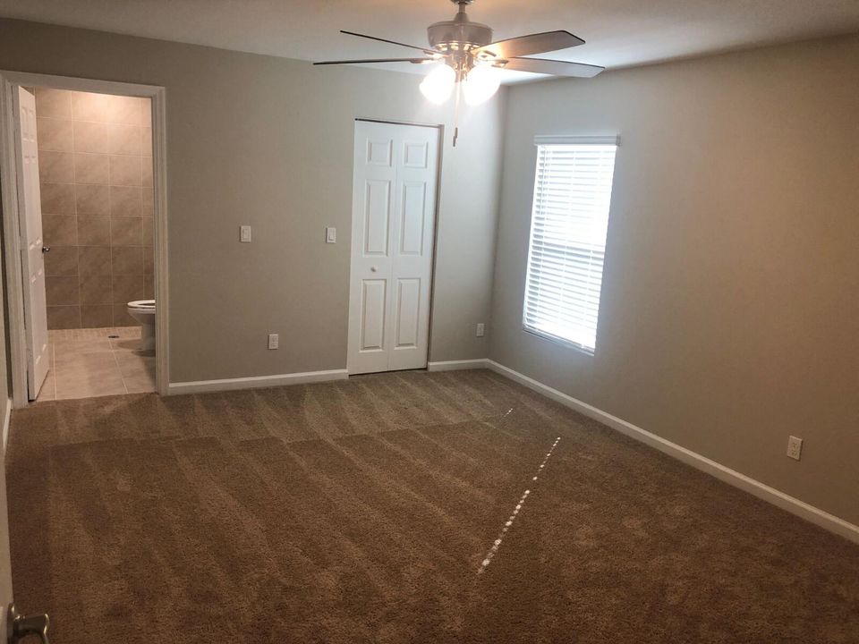 For Rent: $3,100 (4 beds, 3 baths, 2078 Square Feet)