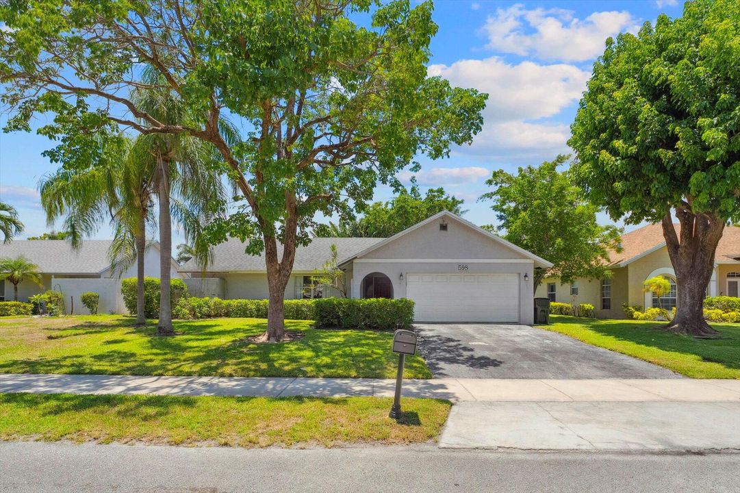 For Sale: $650,000 (3 beds, 2 baths, 1882 Square Feet)