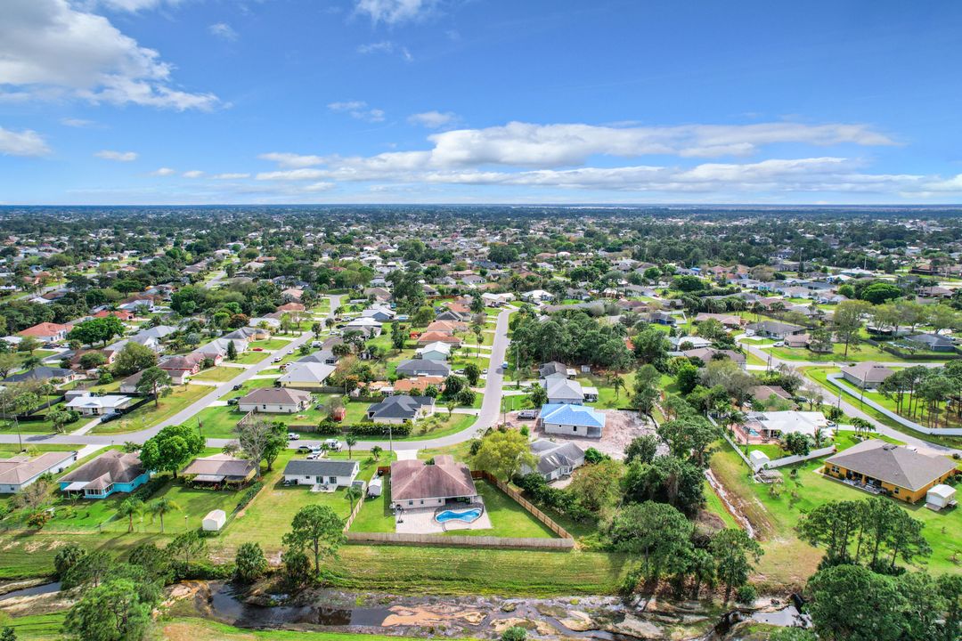 For Sale: $599,900 (4 beds, 2 baths, 2077 Square Feet)