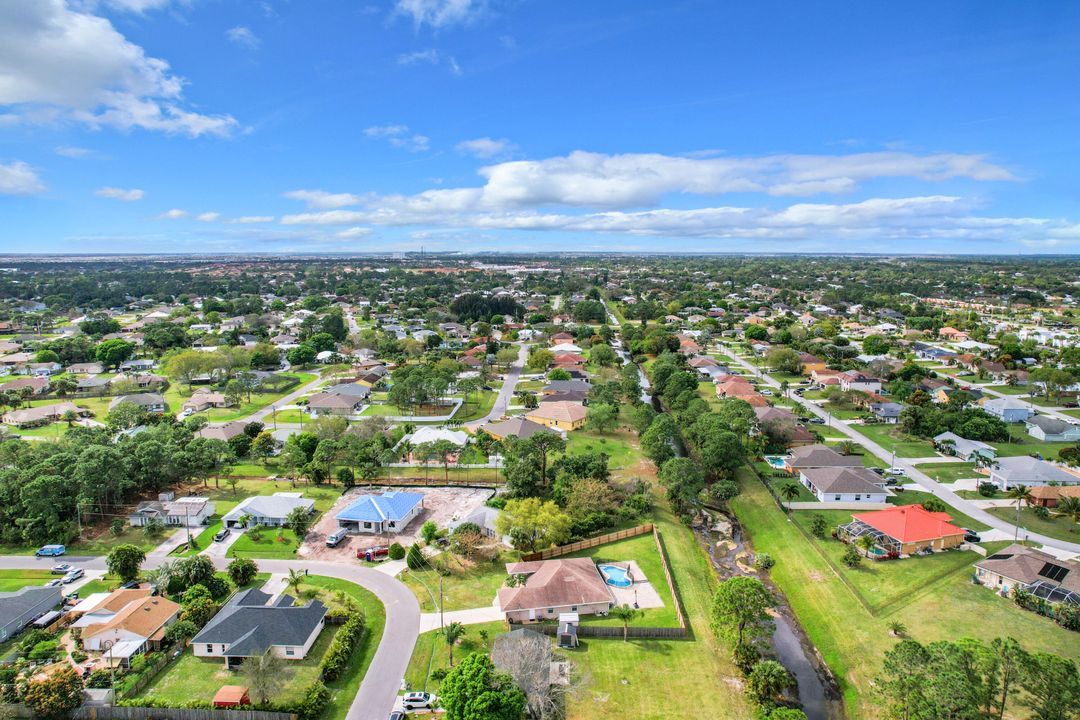 For Sale: $599,900 (4 beds, 2 baths, 2077 Square Feet)