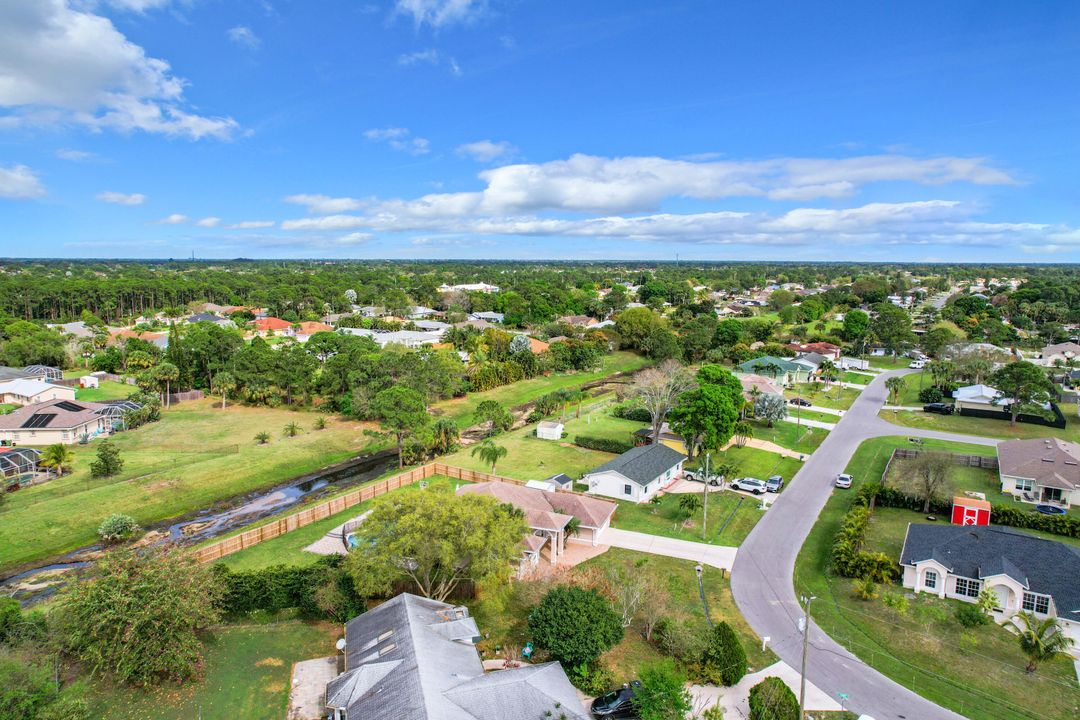 For Sale: $599,900 (4 beds, 2 baths, 2077 Square Feet)