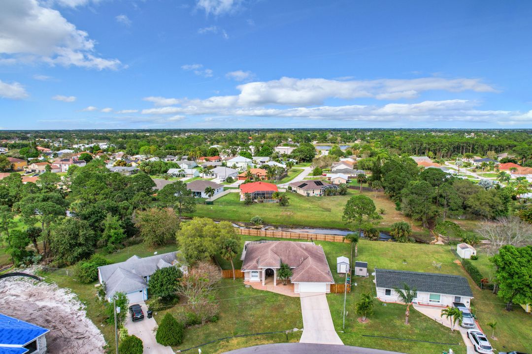 For Sale: $599,900 (4 beds, 2 baths, 2077 Square Feet)