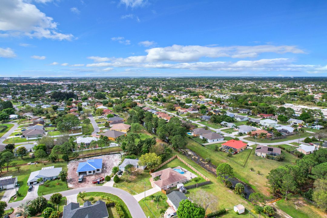 For Sale: $599,900 (4 beds, 2 baths, 2077 Square Feet)