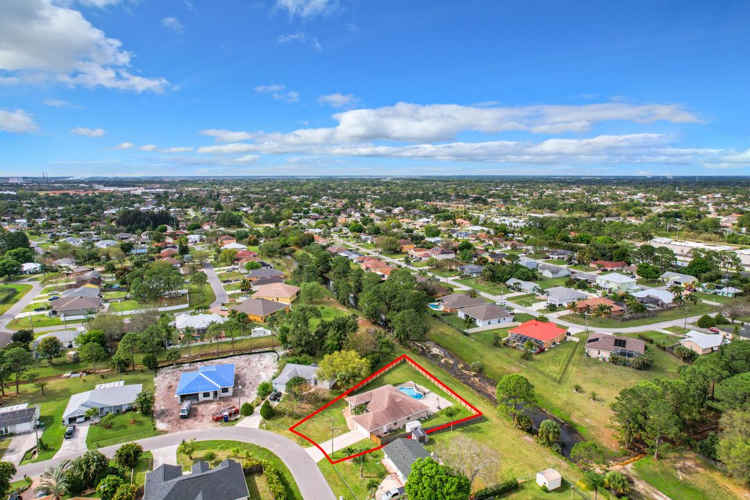 For Sale: $599,900 (4 beds, 2 baths, 2077 Square Feet)