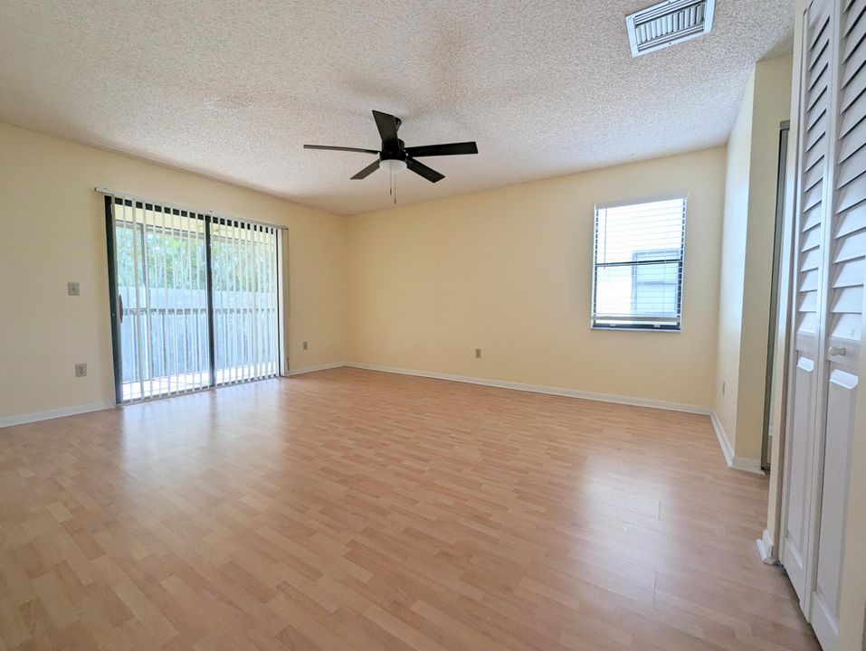 For Rent: $2,300 (3 beds, 2 baths, 1300 Square Feet)