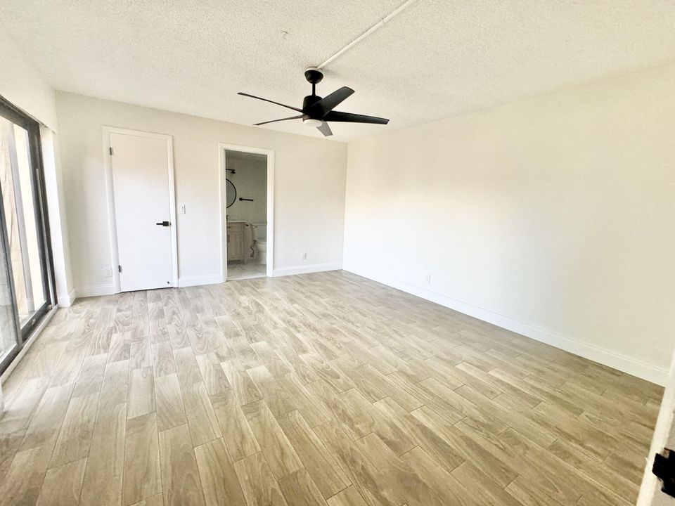For Sale: $335,000 (2 beds, 2 baths, 1328 Square Feet)