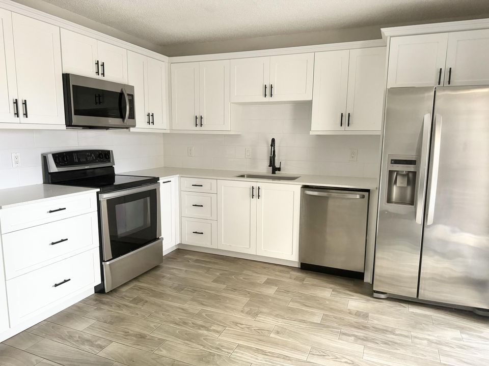 For Sale: $335,000 (2 beds, 2 baths, 1328 Square Feet)