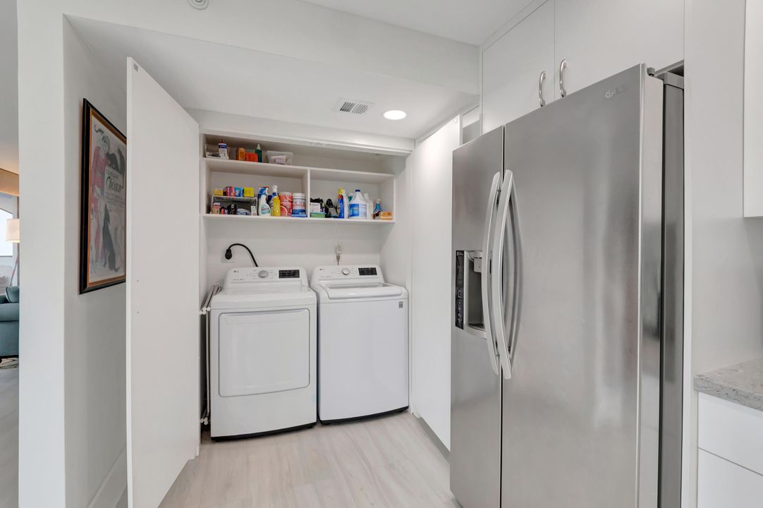 For Sale: $329,000 (2 beds, 2 baths, 1319 Square Feet)