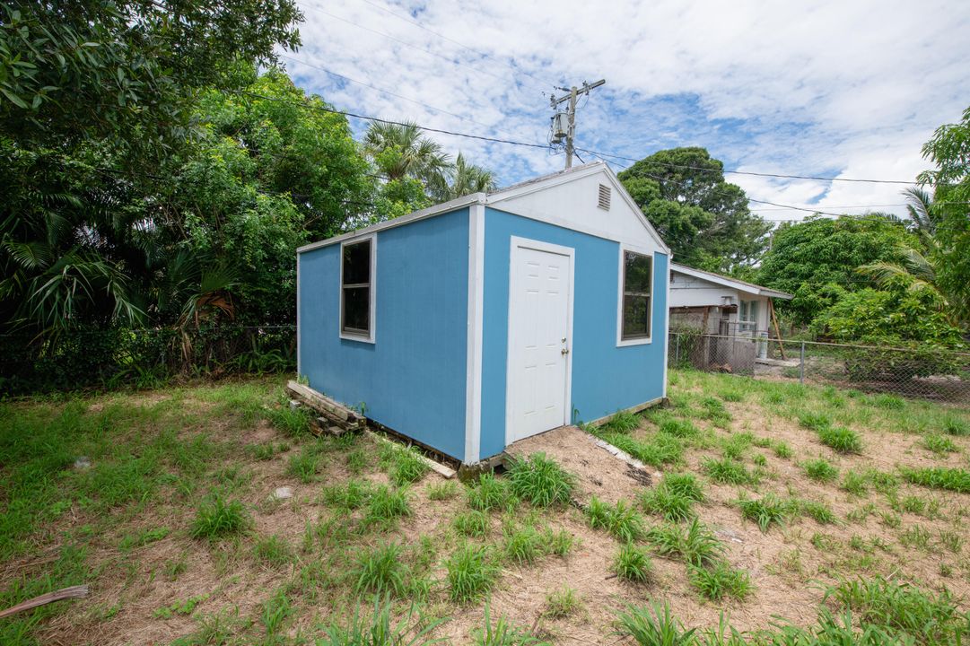 For Sale: $325,000 (3 beds, 2 baths, 1244 Square Feet)