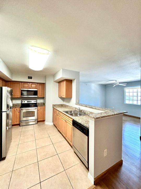 For Rent: $2,700 (3 beds, 2 baths, 1115 Square Feet)