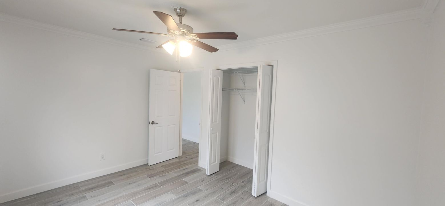 For Rent: $2,550 (2 beds, 1 baths, 888 Square Feet)