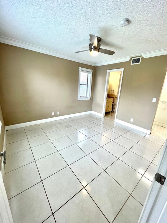 For Rent: $2,300 (2 beds, 2 baths, 858 Square Feet)