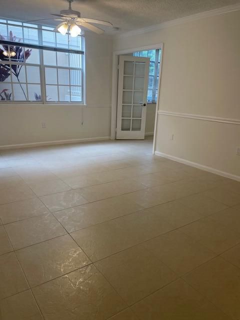 For Rent: $3,000 (2 beds, 2 baths, 910 Square Feet)