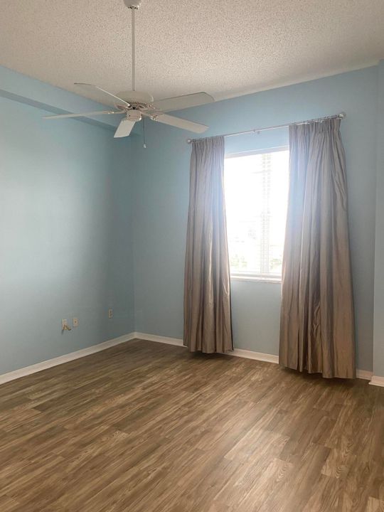 For Rent: $2,295 (1 beds, 1 baths, 690 Square Feet)