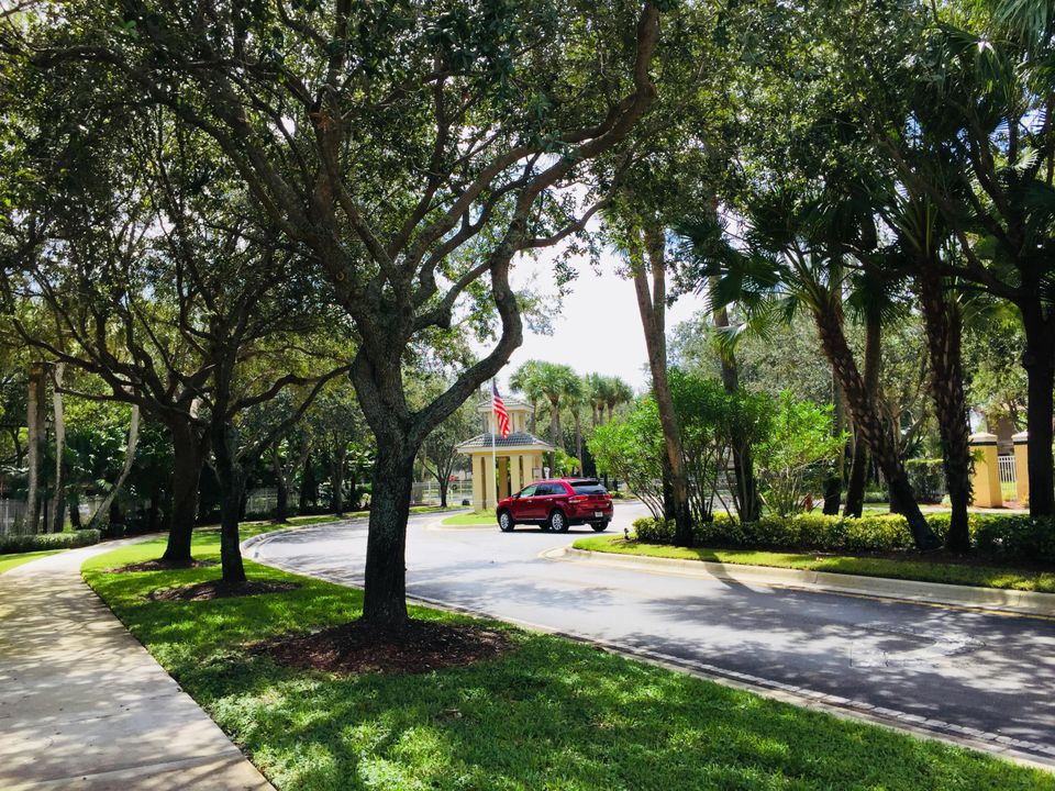 Active With Contract: $455,000 (3 beds, 2 baths, 1569 Square Feet)