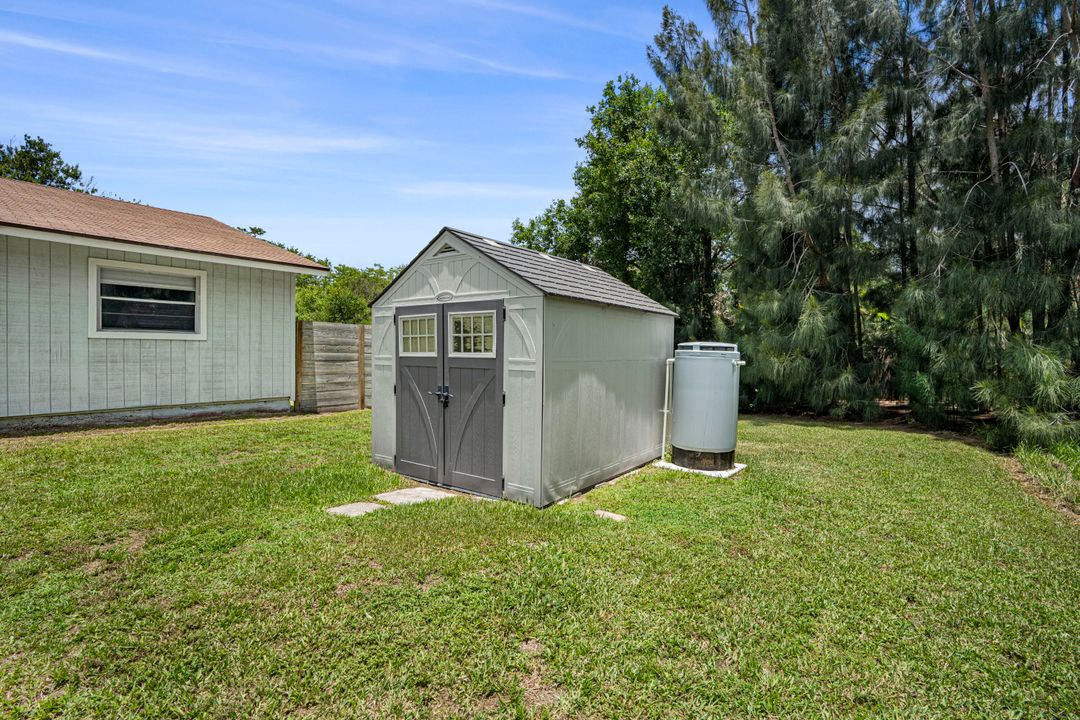 For Sale: $700,000 (5 beds, 2 baths, 2380 Square Feet)