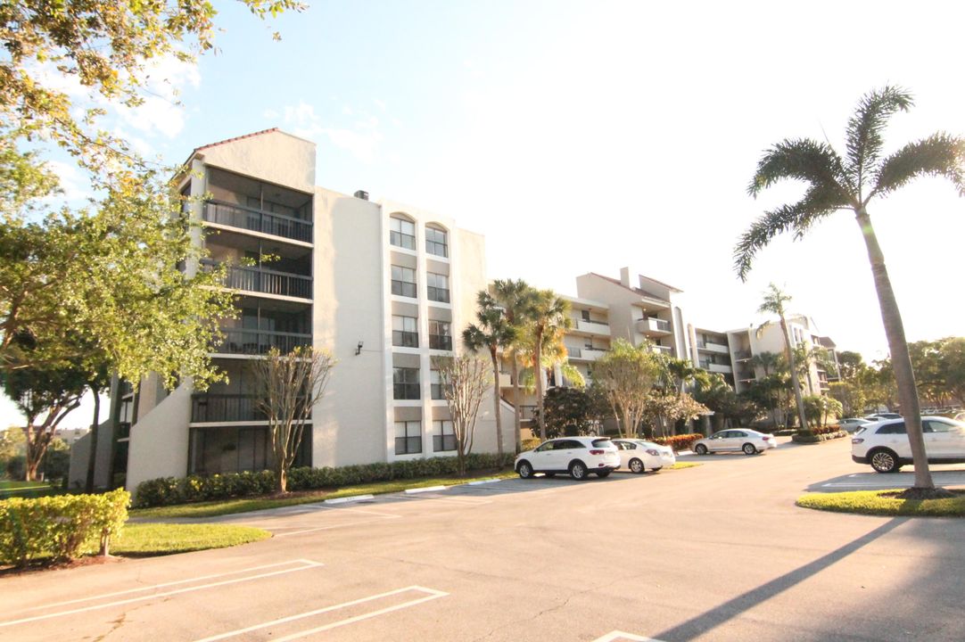 Active With Contract: $2,100 (1 beds, 1 baths, 731 Square Feet)