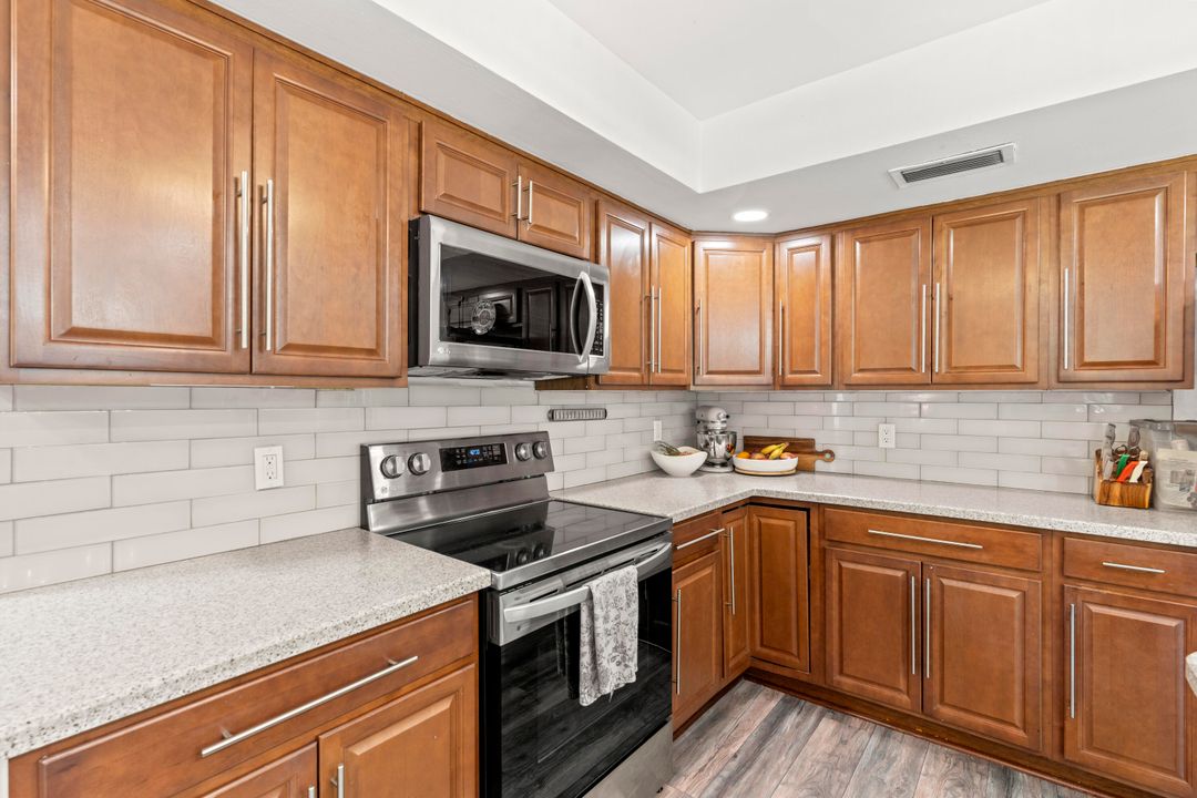 For Sale: $700,000 (5 beds, 2 baths, 2380 Square Feet)