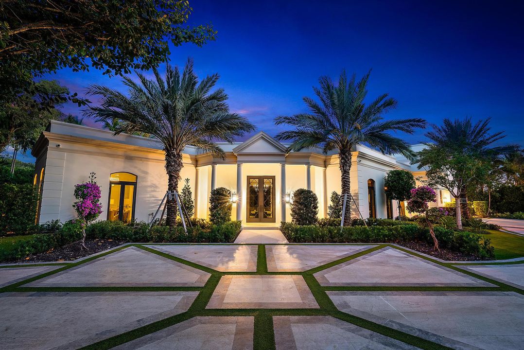 For Sale: $32,500,000 (7 beds, 9 baths, 5161 Square Feet)