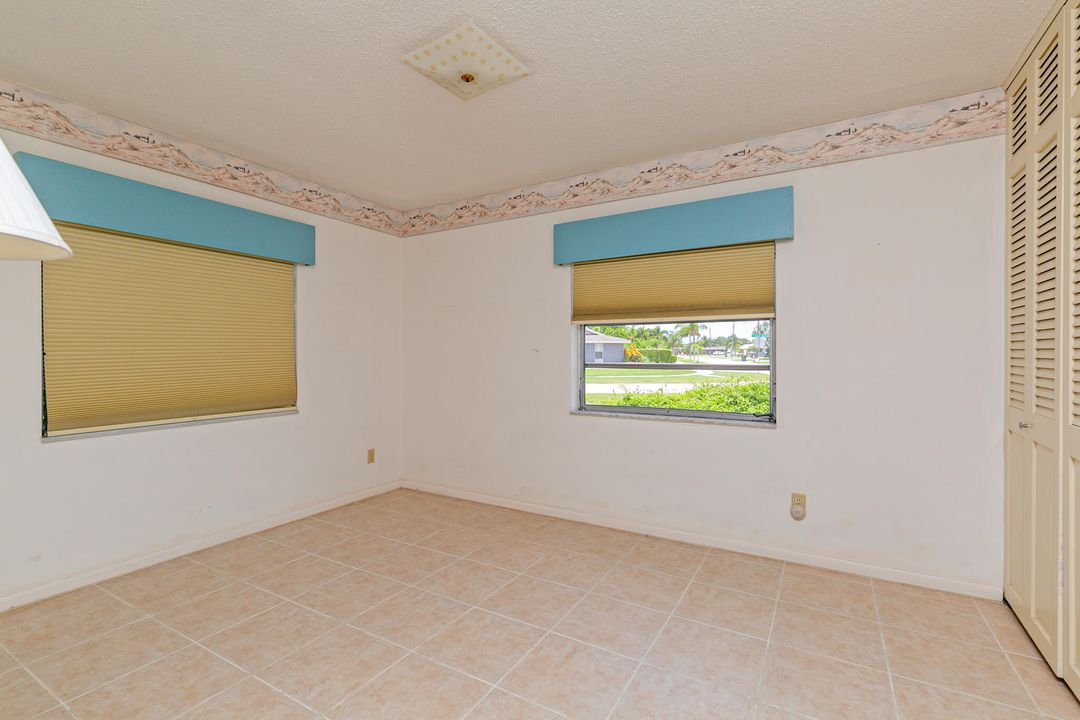 For Sale: $429,000 (2 beds, 2 baths, 1943 Square Feet)
