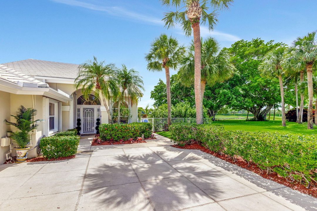 For Sale: $895,000 (3 beds, 2 baths, 2271 Square Feet)