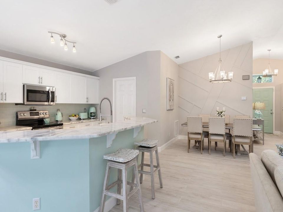 For Sale: $365,000 (3 beds, 2 baths, 1678 Square Feet)