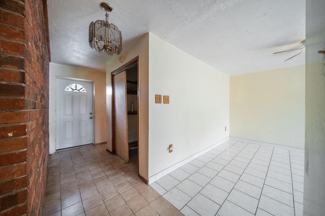 Active With Contract: $165,000 (3 beds, 1 baths, 1455 Square Feet)