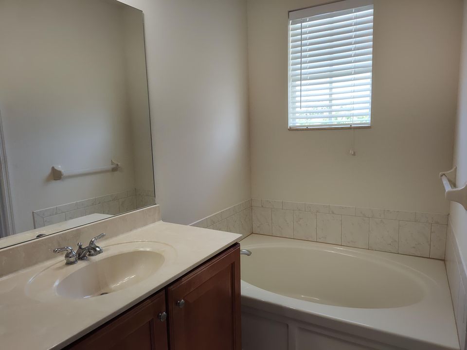 For Rent: $3,000 (2 beds, 2 baths, 1542 Square Feet)