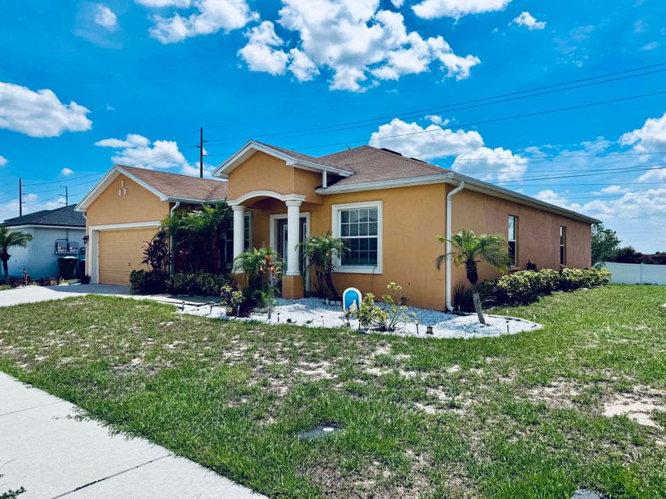 For Sale: $350,000 (4 beds, 3 baths, 2218 Square Feet)