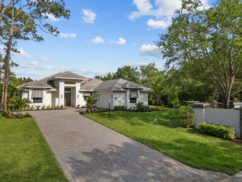 For Sale: $798,500 (3 beds, 2 baths, 2608 Square Feet)