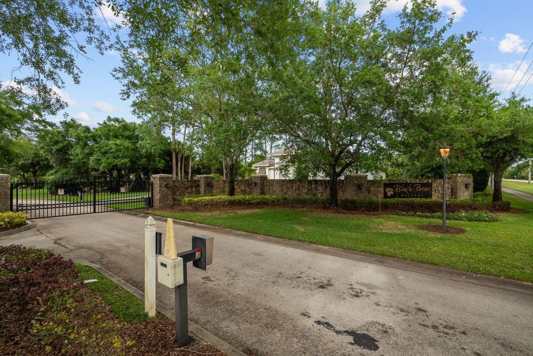 For Sale: $798,500 (3 beds, 2 baths, 2608 Square Feet)