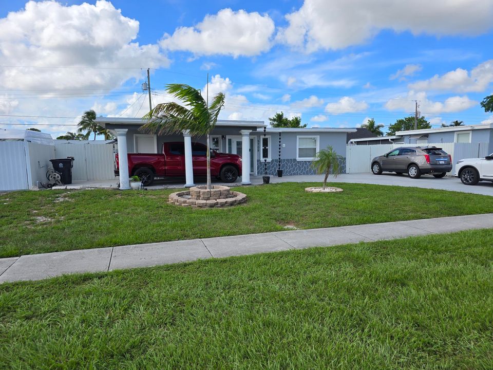 Active With Contract: $530,000 (3 beds, 3 baths, 1293 Square Feet)