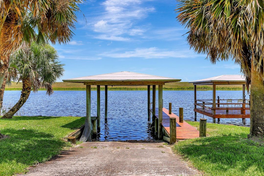 For Sale: $799,000 (3 beds, 2 baths, 2221 Square Feet)