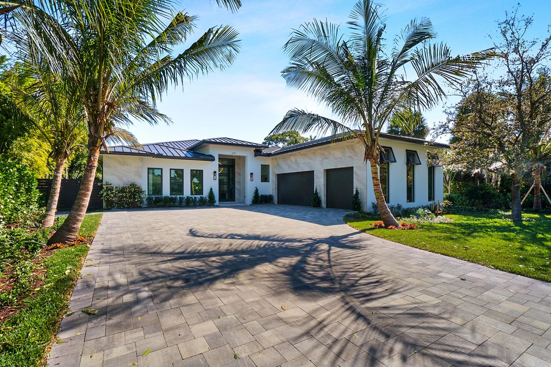 For Sale: $4,650,000 (5 beds, 5 baths, 4414 Square Feet)