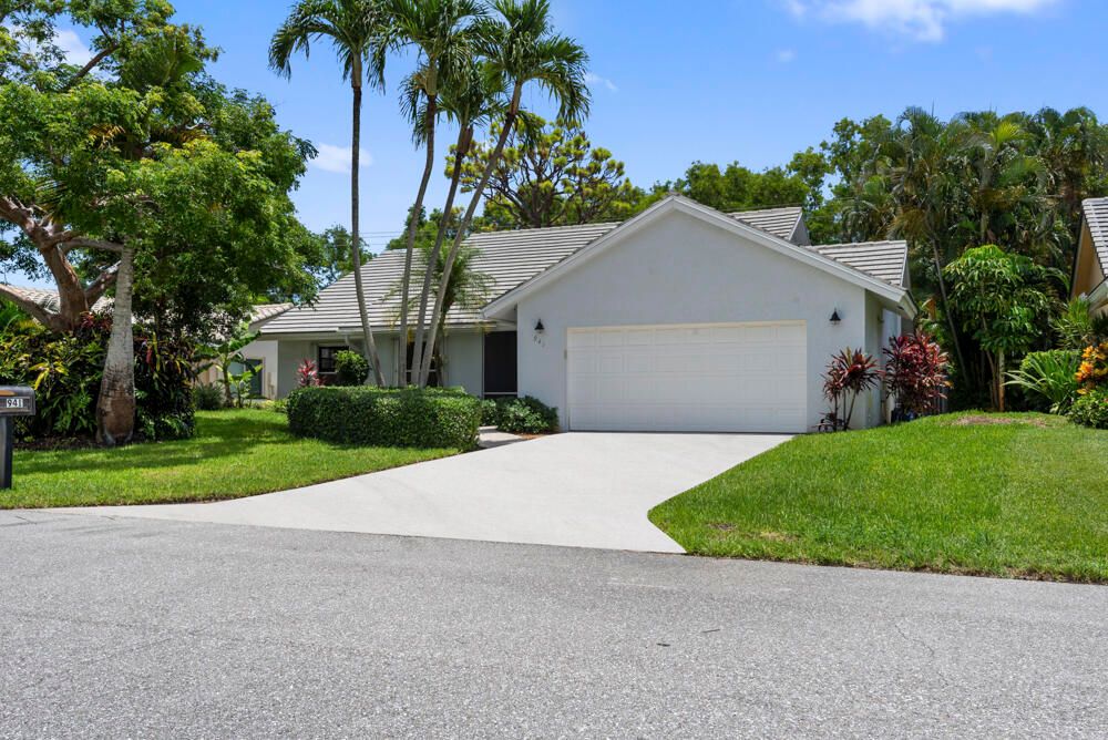 Active With Contract: $765,000 (3 beds, 2 baths, 1570 Square Feet)