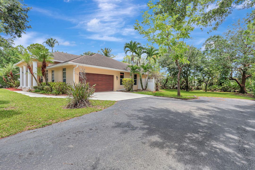 For Sale: $725,000 (4 beds, 2 baths, 2473 Square Feet)