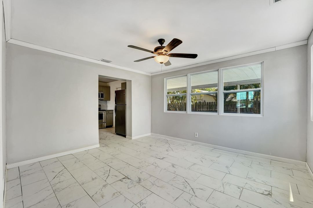 For Sale: $449,000 (3 beds, 1 baths, 1117 Square Feet)