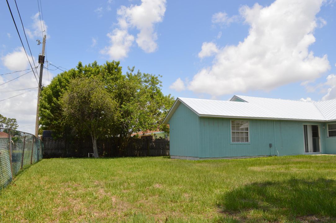 Active With Contract: $389,500 (4 beds, 2 baths, 1657 Square Feet)