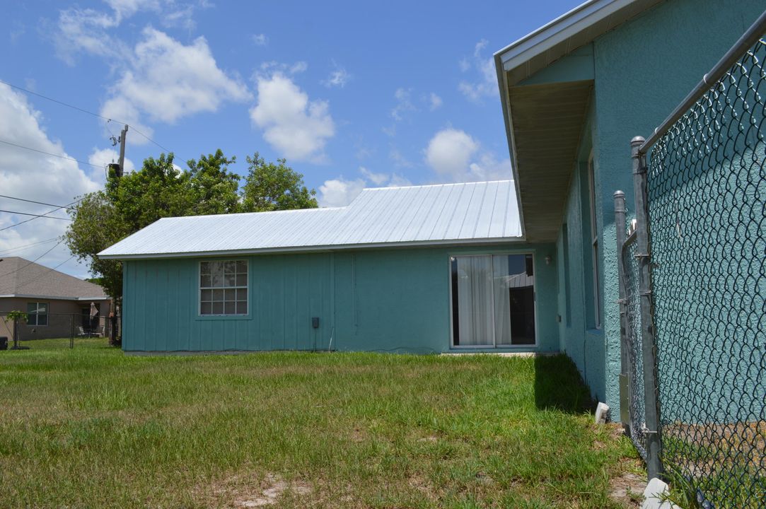 Active With Contract: $389,500 (4 beds, 2 baths, 1657 Square Feet)