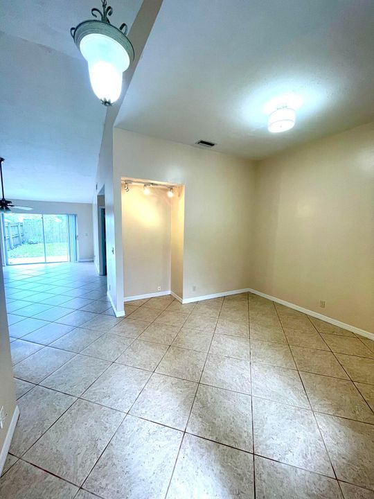 For Rent: $2,600 (3 beds, 2 baths, 1442 Square Feet)